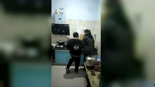 国产qq视频偷拍磁力  第1张