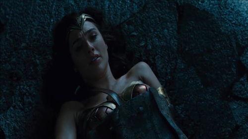 国产恐怖片鬼手穿墙视频,国产恐怖片鬼手穿墙揭秘穿墙之谜 第1张 国产恐怖片鬼手穿墙视频,国产恐怖片鬼手穿墙揭秘穿墙之谜 第1张